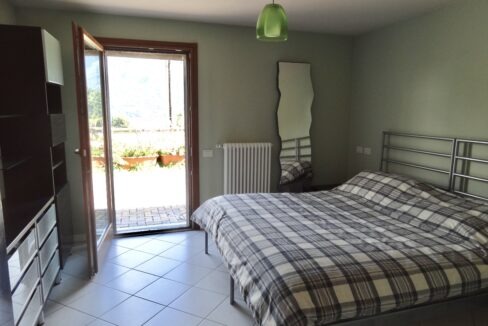 Mezzegra Appartamento con Giardino e Terrazzo 2