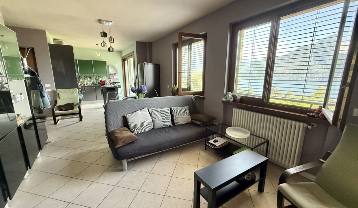 Mezzegra Appartamento con Giardino e Terrazzo 20