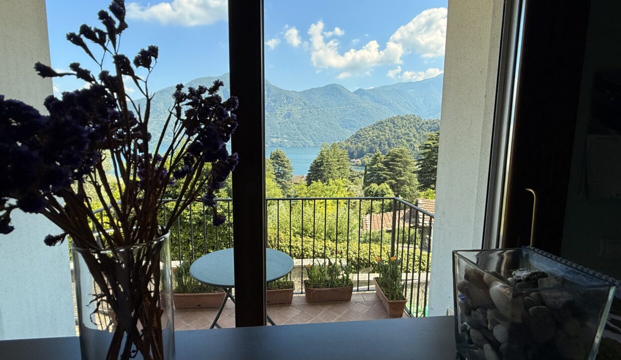 Mezzegra Appartamento con Giardino e Terrazzo 23