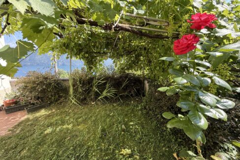 Mezzegra Appartamento con Giardino e Terrazzo 8