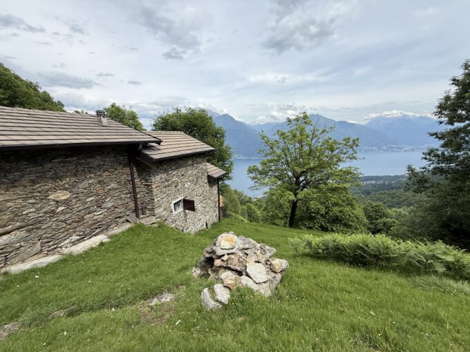 Musso Baita con Terreno da ristrutturare vista