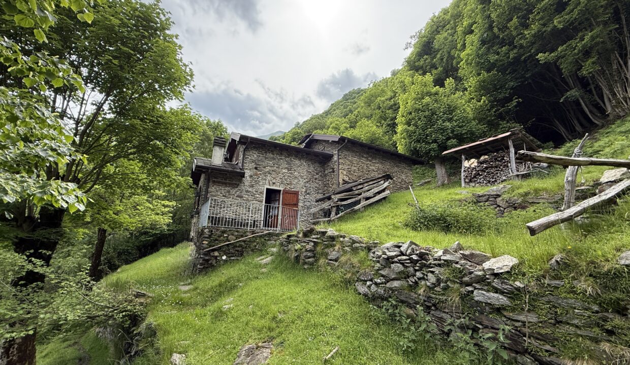 Musso Baita con Terreno da ristrutturare14