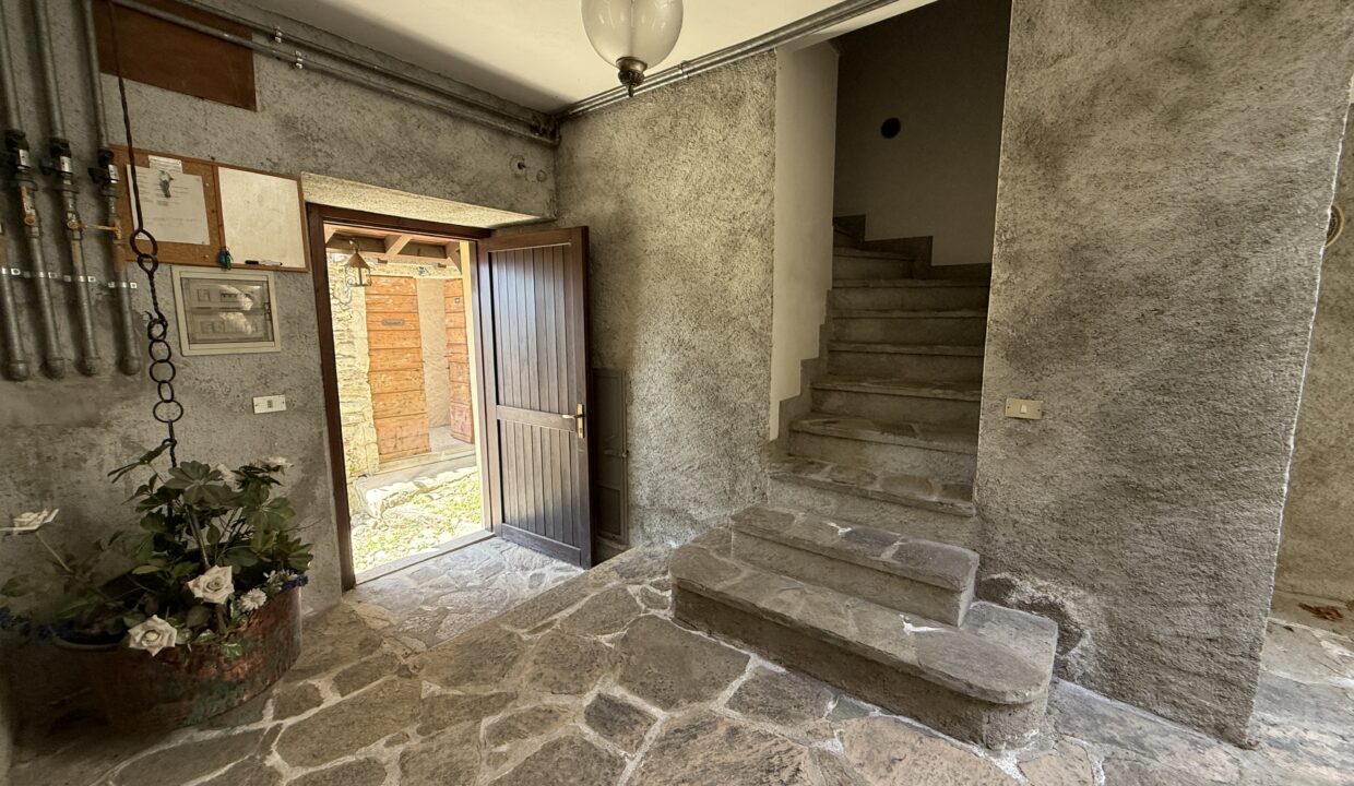 Pianello del Lario Appartamento con Posto Auto e Giardino 18