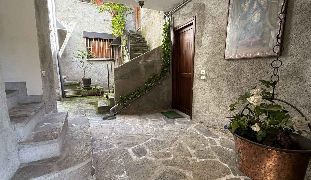 Pianello del Lario Appartamento con Posto Auto e Giardino 19