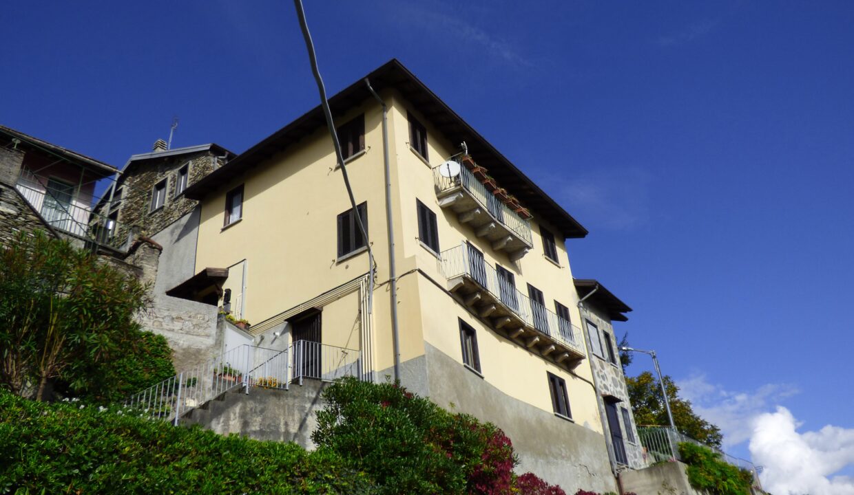 Pianello del Lario Appartamento con Posto Auto e Giardino esterno