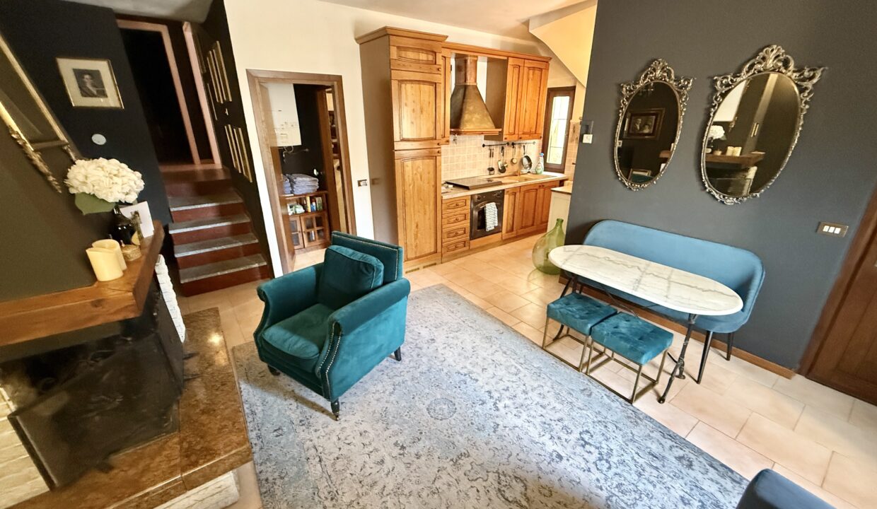 Pianello del Lario Appartamento con Posto Auto e Giardino 3