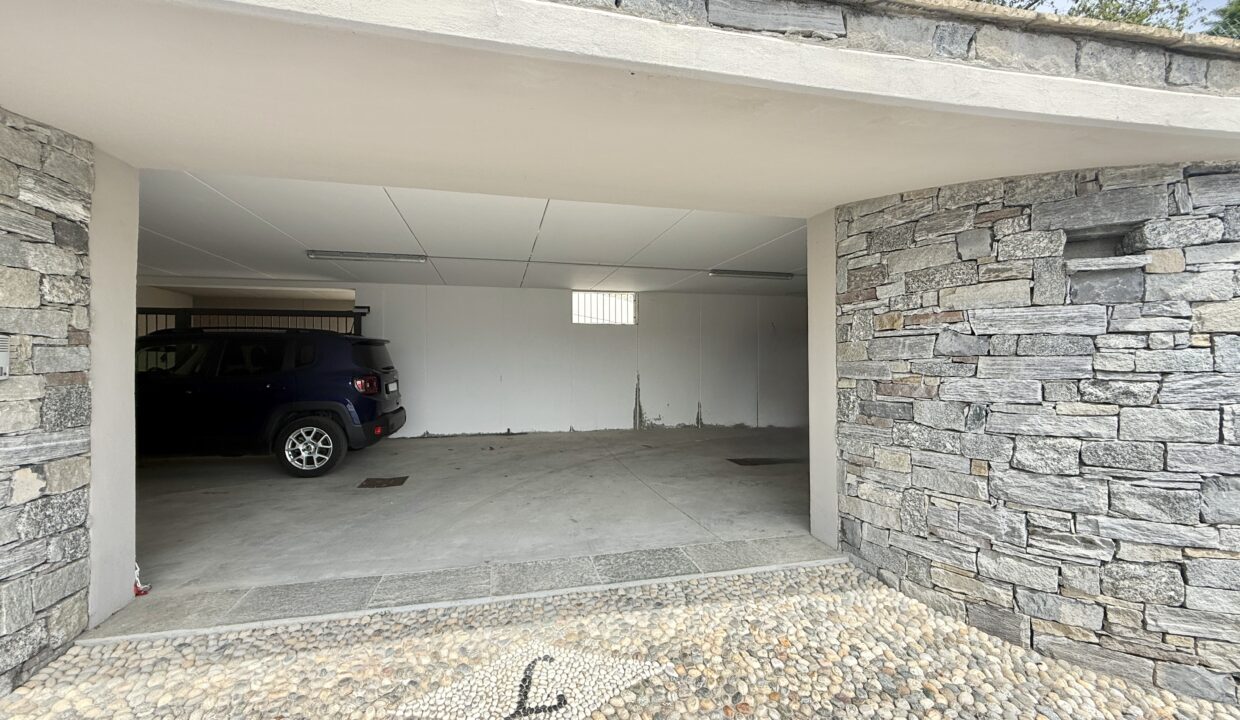 Plesio Casa con Giardino e Vista Lago1