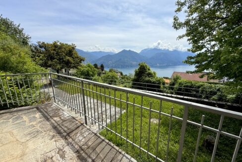 Plesio Casa con Giardino e Vista Lago10