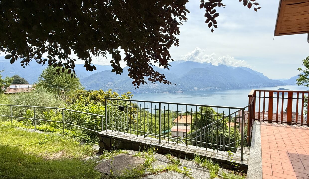 Plesio Casa con Giardino e Vista Lago12