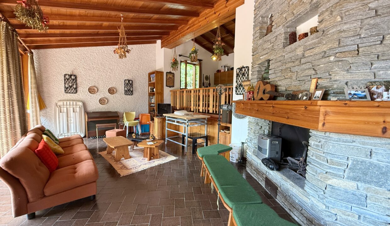 Plesio Casa con Giardino e Vista Lago17