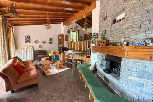 Plesio Casa con Giardino e Vista Lago17