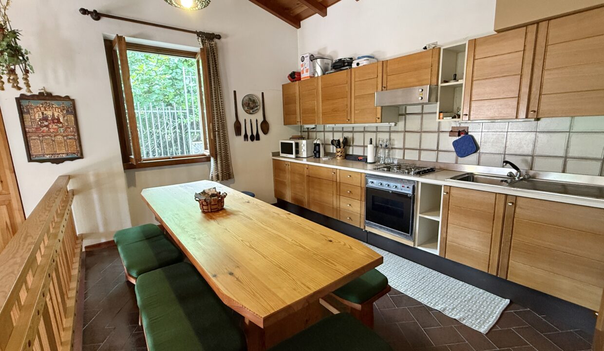 Plesio Casa con Giardino e Vista Lago19