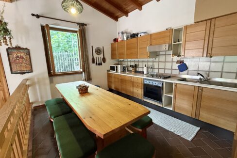 Plesio Casa con Giardino e Vista Lago19