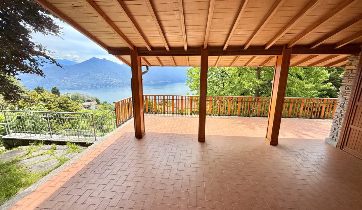 Plesio Casa con Giardino e Vista Lago22