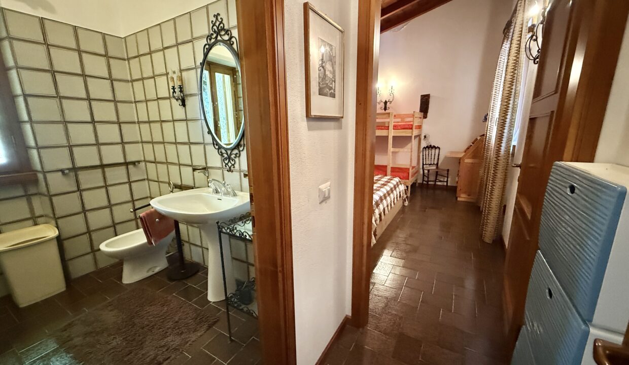 Plesio Casa con Giardino e Vista Lago25