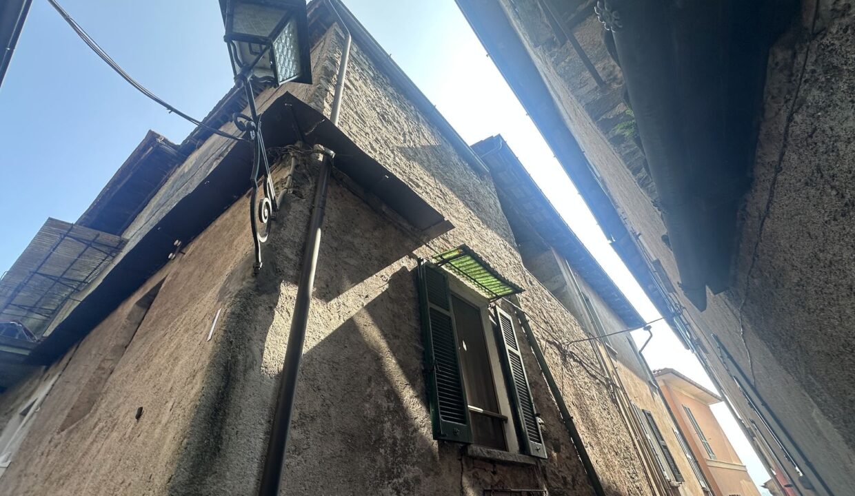 Proprietà Dongo Lago Como da Ristrutturare