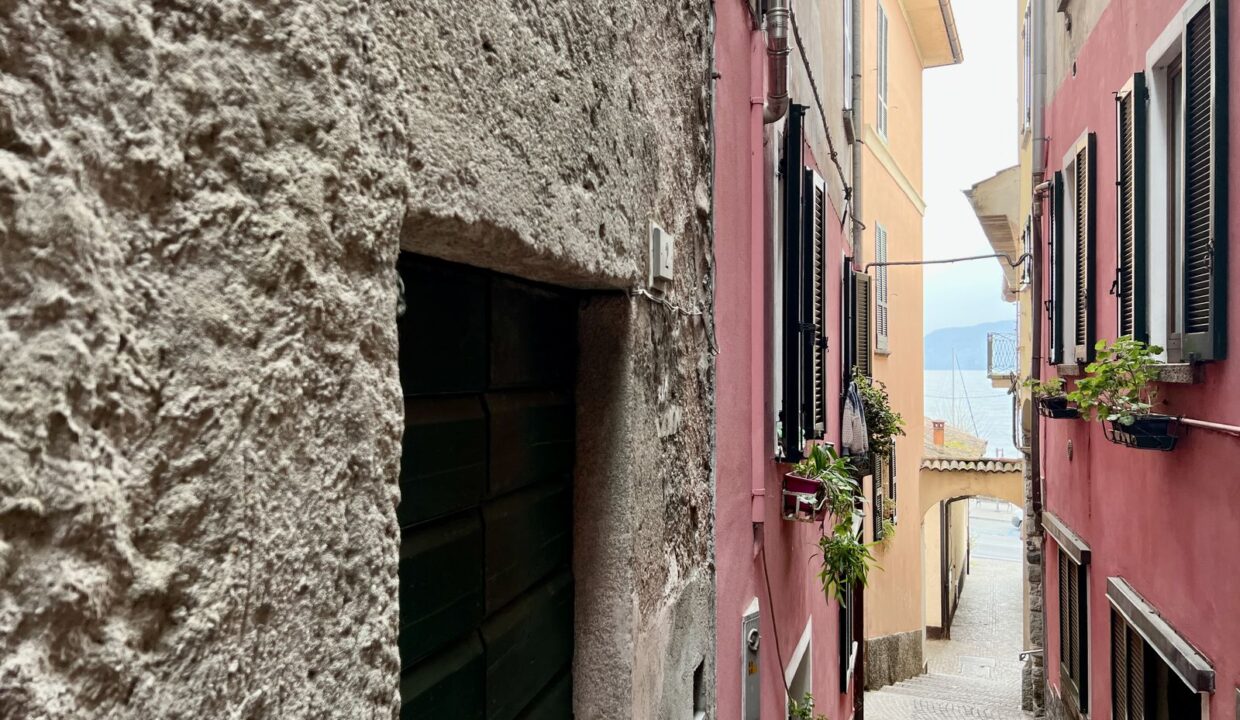 Proprietà Dongo Lago Como da Ristrutturare