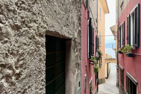 Proprietà Dongo Lago Como da Ristrutturare