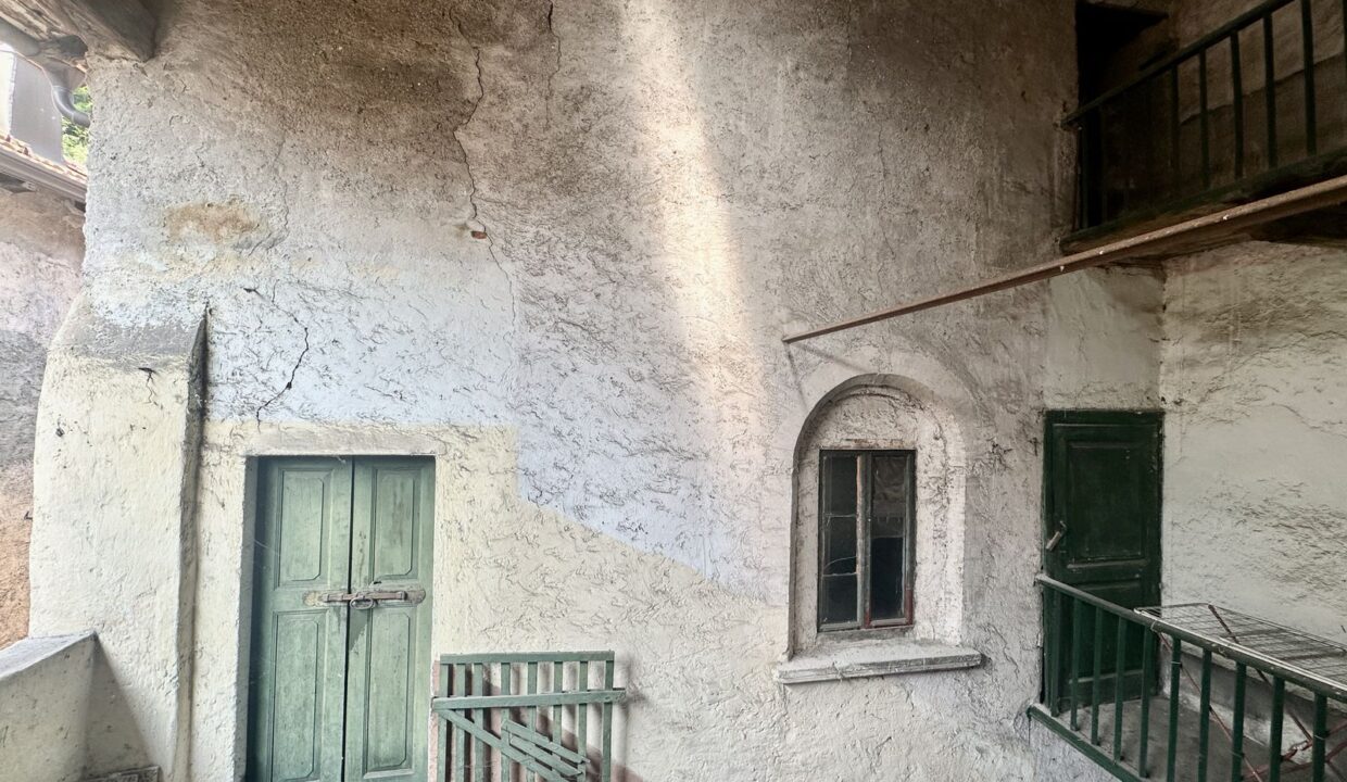 Proprietà Dongo Lago Como da Ristrutturare