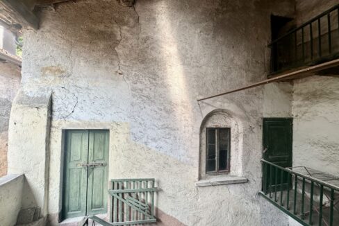 Proprietà Dongo Lago Como da Ristrutturare