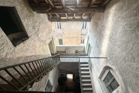 Proprietà Dongo Lago Como da Ristrutturare