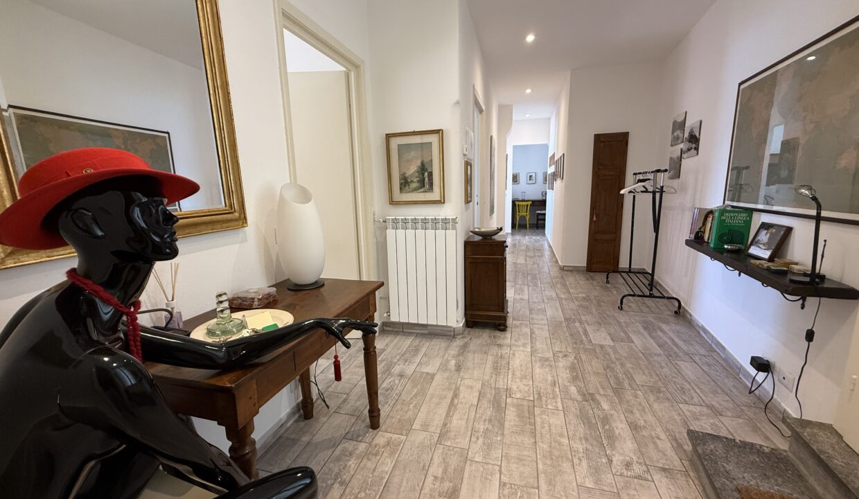 Moltrasio Appartamento con Terrazzo e Vista Lago10