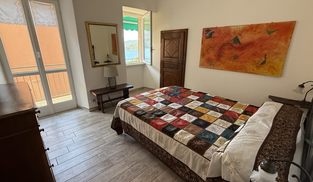 Moltrasio Appartamento con Terrazzo e Vista Lago13