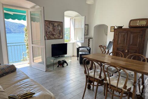 Moltrasio Appartamento con Terrazzo e Vista Lago18