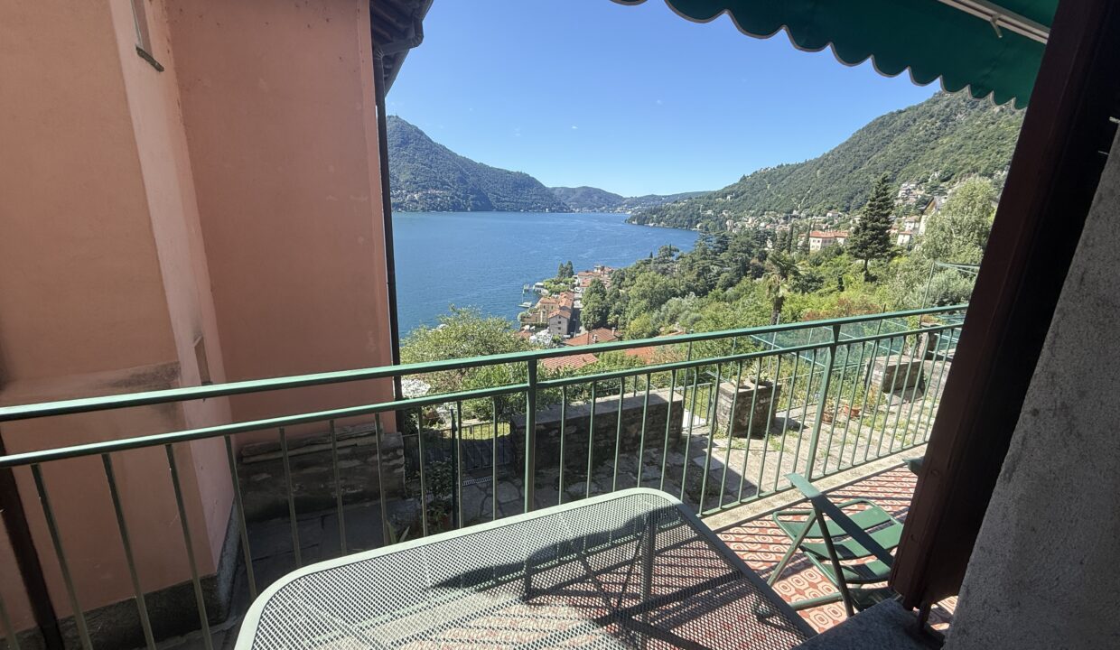 Moltrasio Appartamento con Terrazzo e Vista Lago2