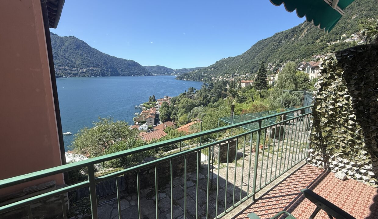 Moltrasio Appartamento con Terrazzo e Vista Lago3