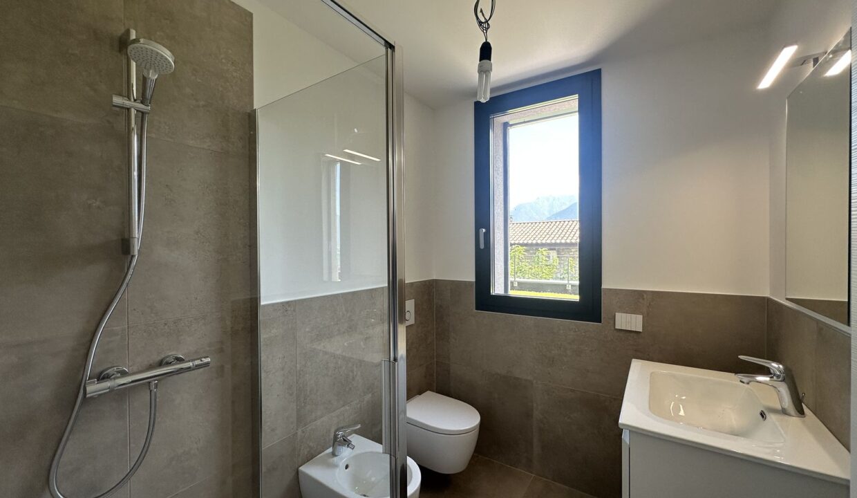 Appartamento Moderno Gera Lario con Giardino