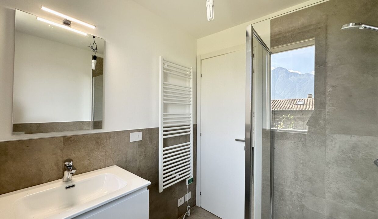 Appartamento Moderno Gera Lario con Giardino