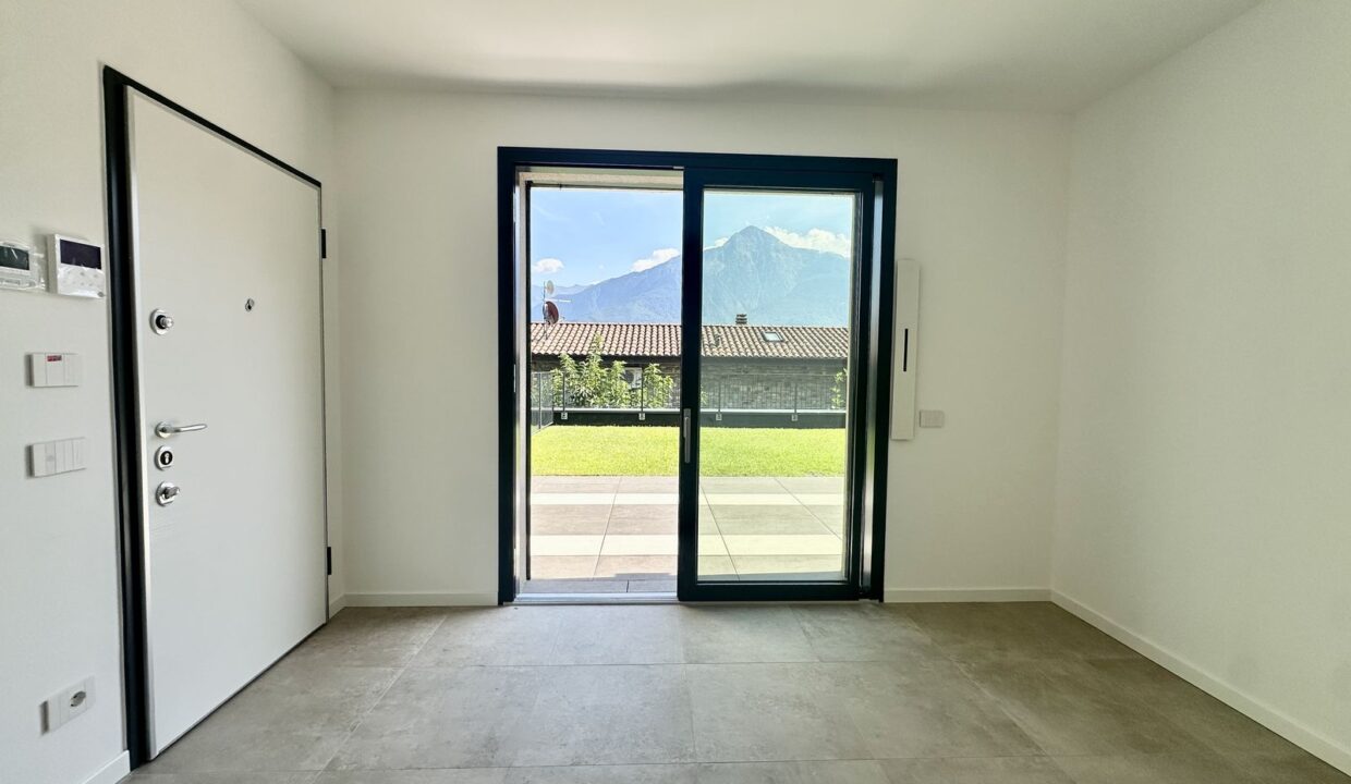 Appartamento Moderno Gera Lario con Giardino