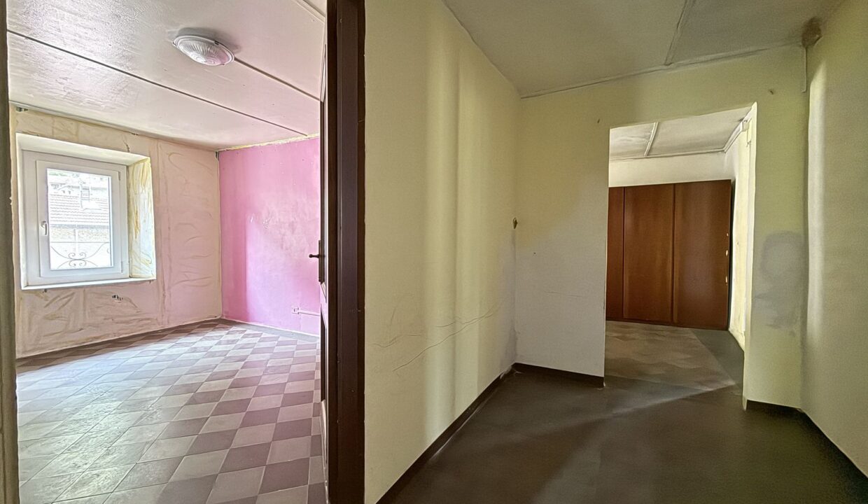 Appartamento Dongo da Ristrutturare 100mt Lago