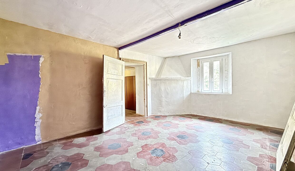 Appartamento Dongo da Ristrutturare 100mt Lago