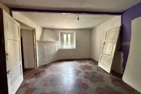 Appartamento Dongo da Ristrutturare 100mt Lago