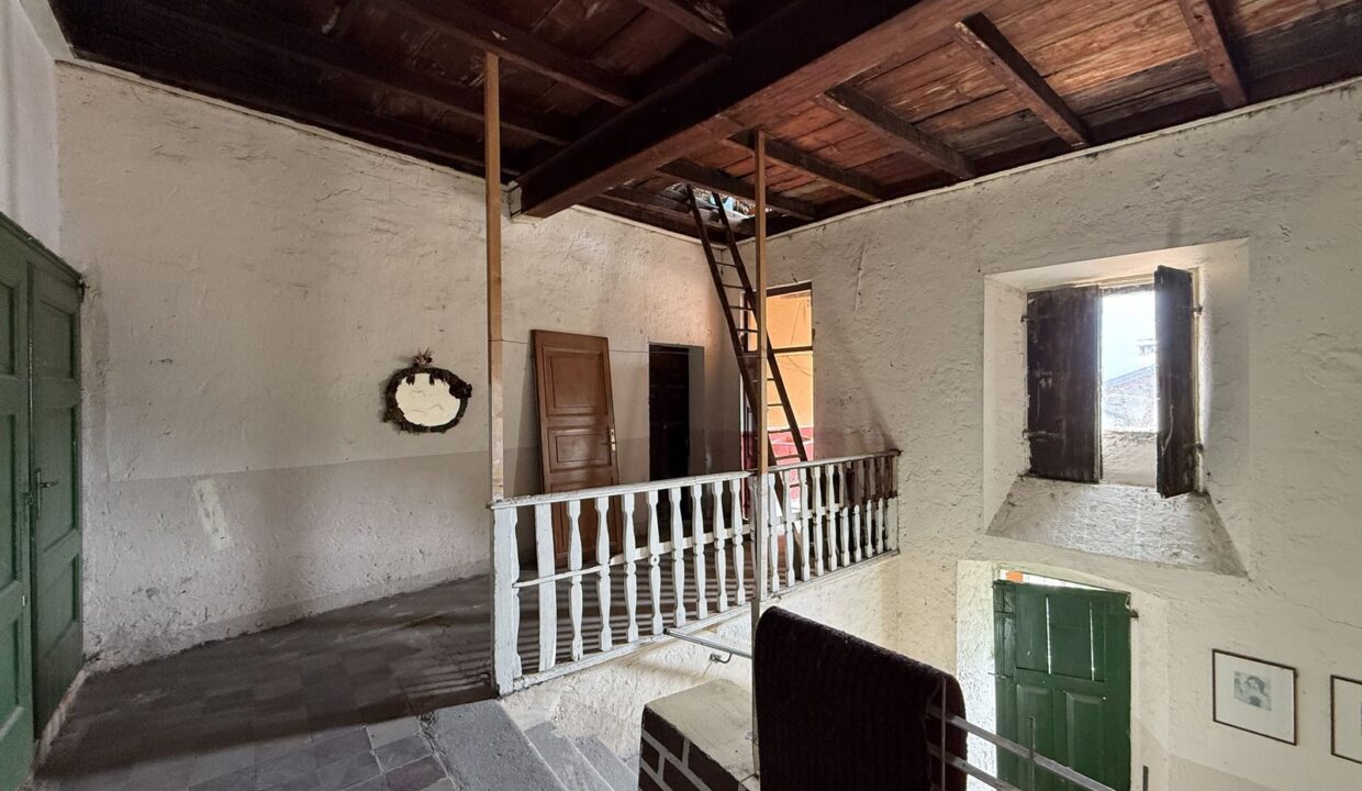 Appartamento Dongo da Ristrutturare 100mt Lago