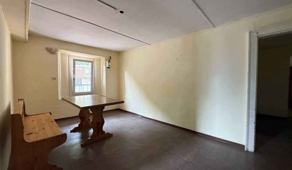 Appartamento Dongo da Ristrutturare 100mt Lago