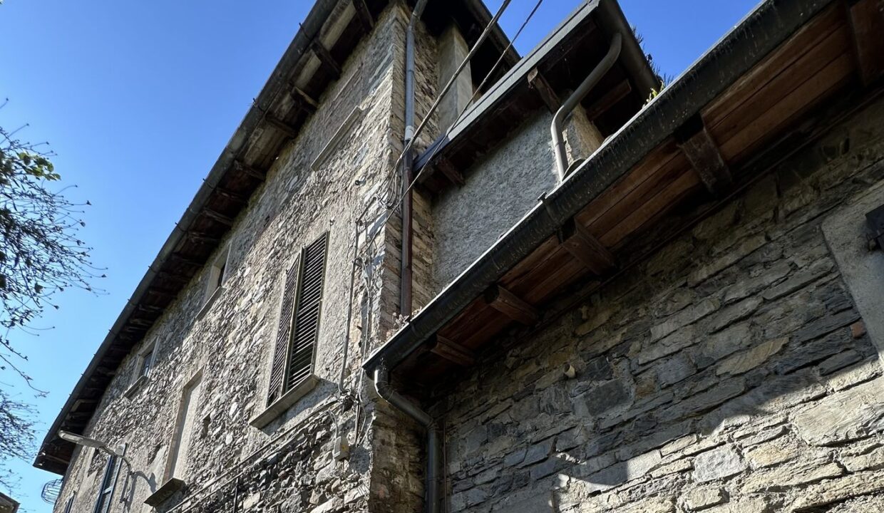 Appartamento Dongo da Ristrutturare 100mt Lago