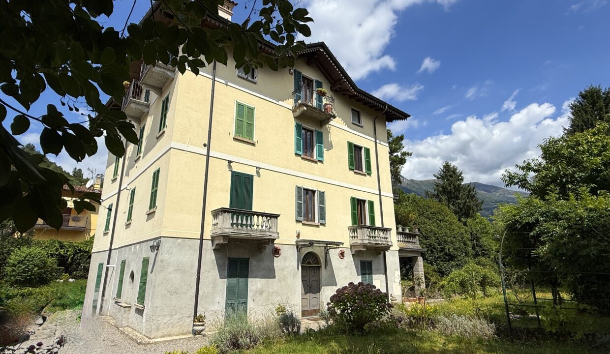 BDFE080E-BA88-4FBF-9CAD-B93B6A2A2DF5_1_201_a