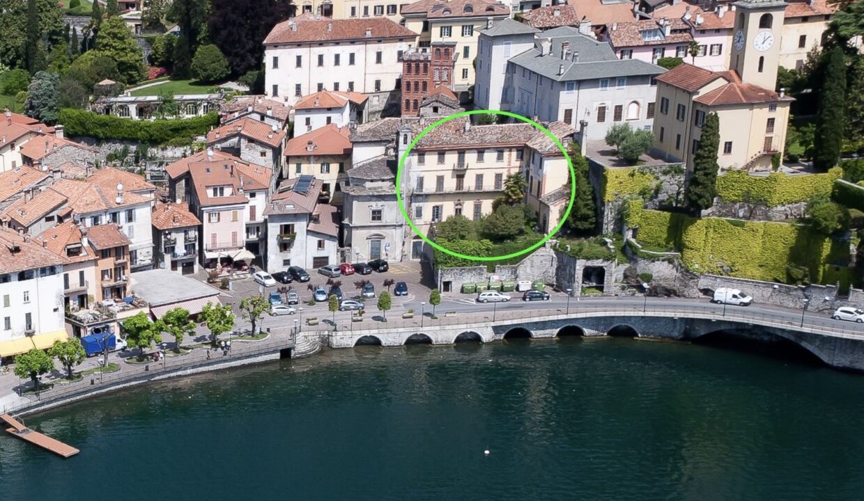 Lago di Como – Gravedona ed Uniti: Palazzo storico fronte lago in pieno centro