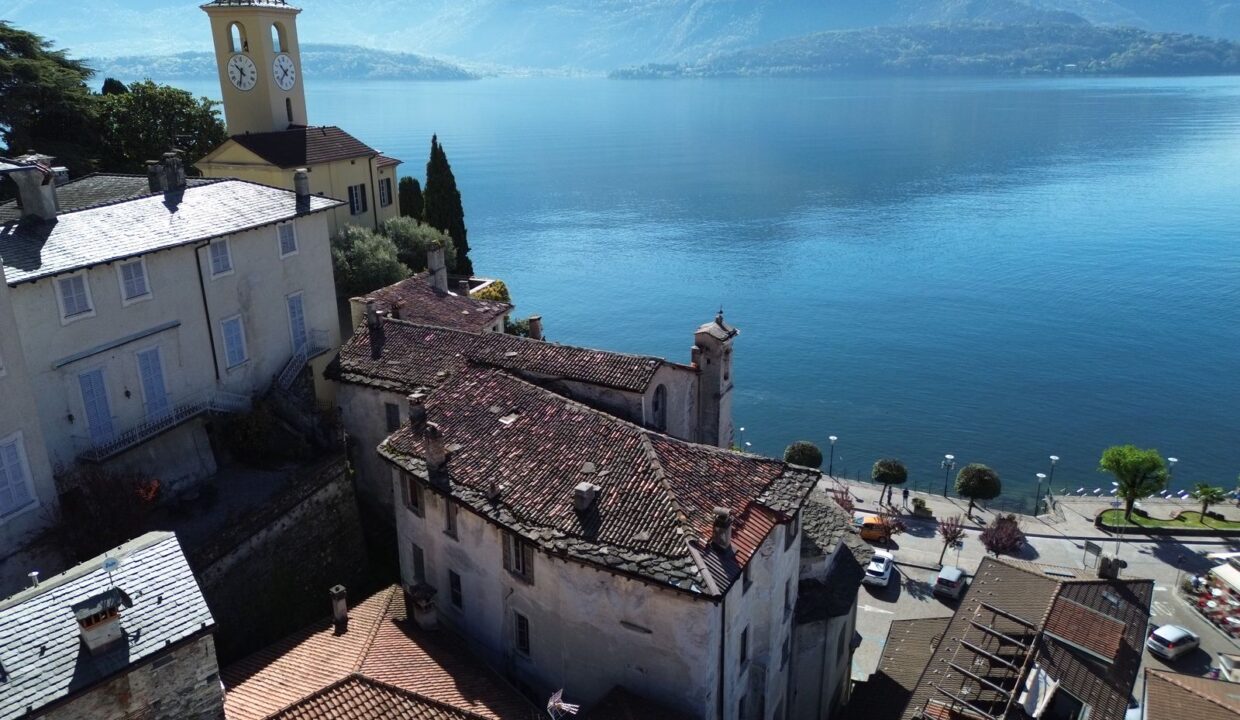 Palazzo Storico Fronte Lago Gravedona ed Uniti