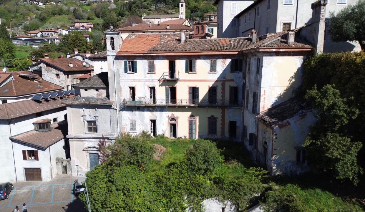 Palazzo Storico Fronte Lago Gravedona ed Uniti
