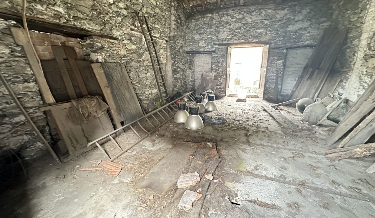 Rustico da Ristrutturare Lago Como Sorico