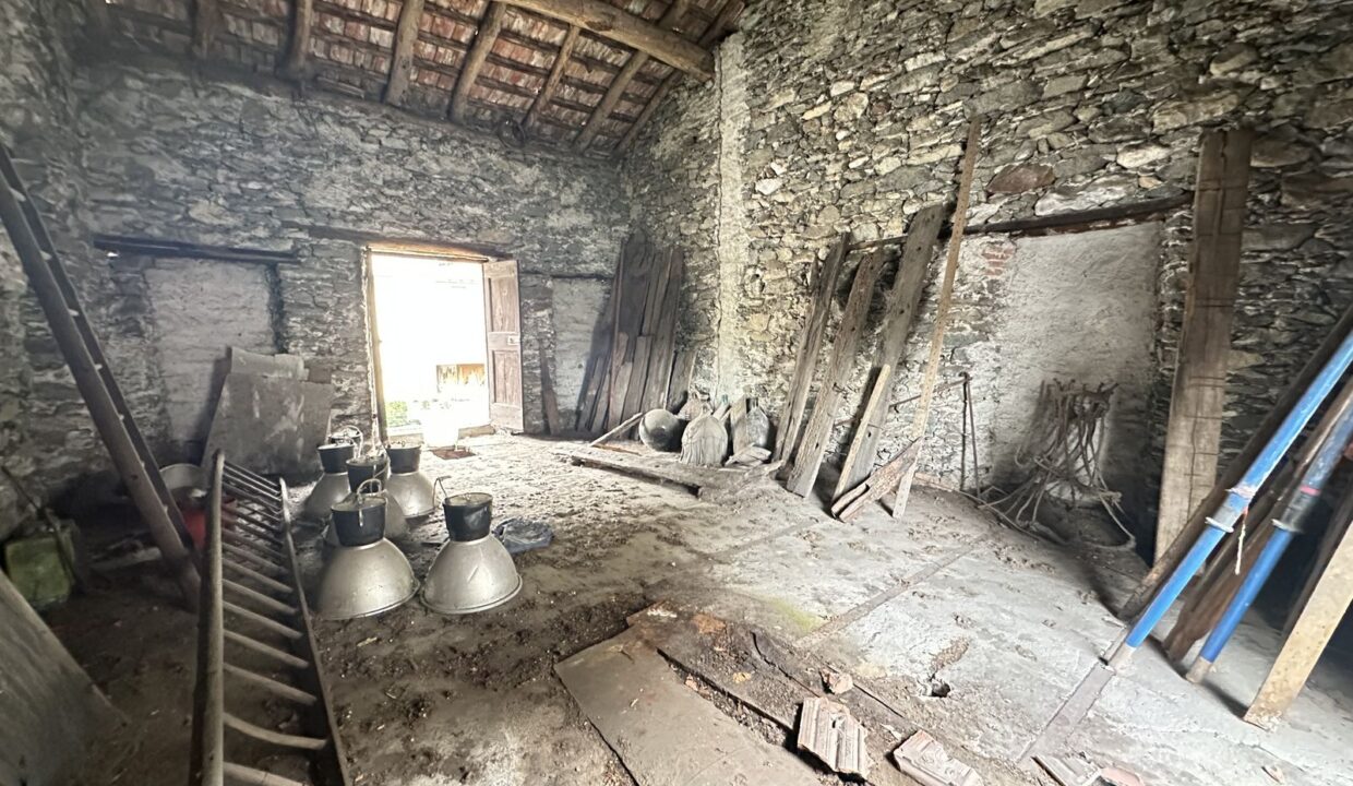 Rustico da Ristrutturare Lago Como Sorico