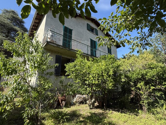 Tremezzo Appartamento con Giardino e Garage esterno