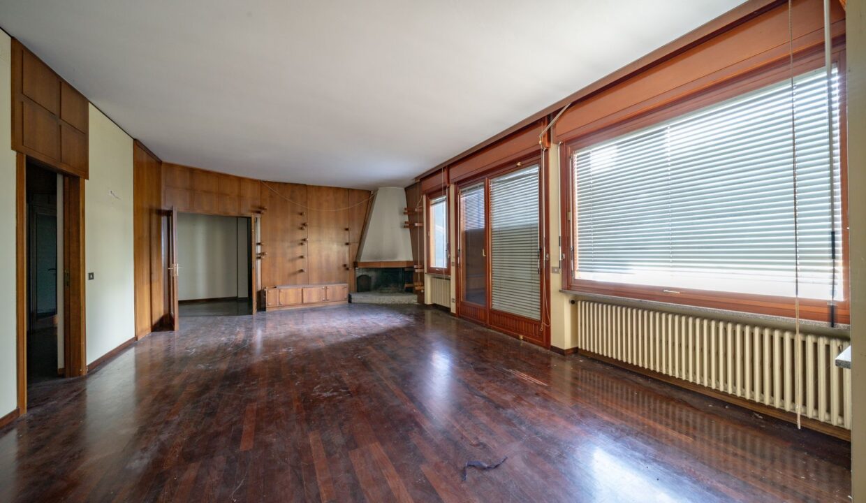 Villa Fronte Lago Como con Giardino Abbadia Lariana