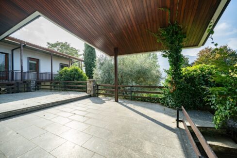 Villa Fronte Lago Como con Giardino Abbadia Lariana