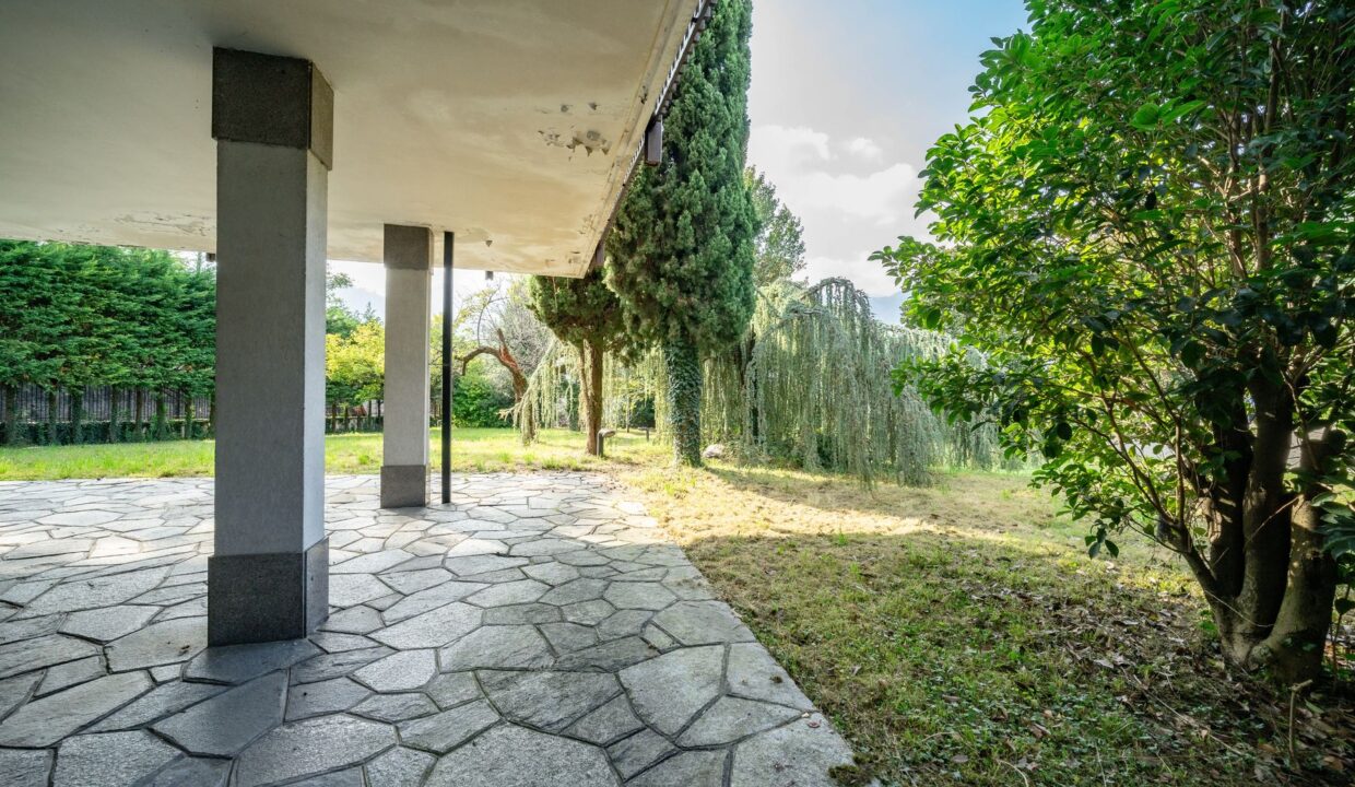 Villa Fronte Lago Como con Giardino Abbadia Lariana