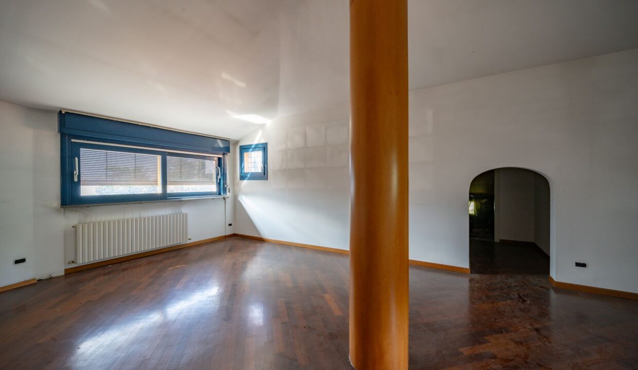 Villa Fronte Lago Como con Giardino Abbadia Lariana